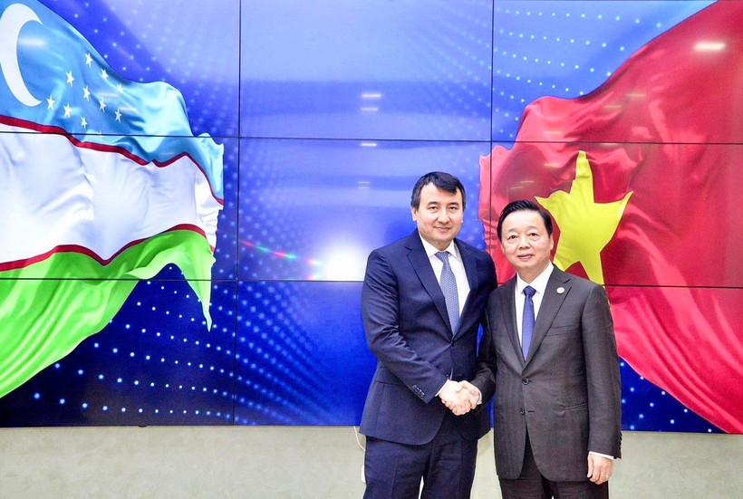 Phó Thủ tướng Chính phủ Trần Hồng Hà hội đàm với Phó Thủ tướng Uzbekistan Jamshid Khodjaev. (Ảnh: TTXVN phát)