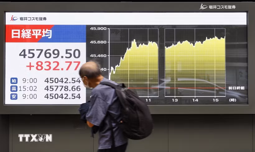 Bảng chỉ số chứng khoán tại Tokyo, Nhật Bản. (Ảnh: Kyodo/TTXVN)