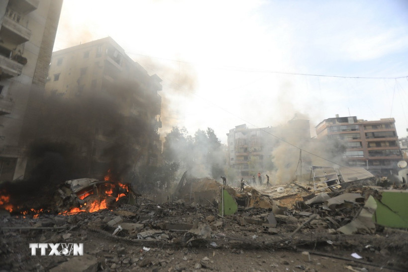 Hiện trường đổ nát sau khi Israel không kích phía Nam ngoại ô Beirut, Liban ngày 28/3. (Ảnh: THX/TTXVN)