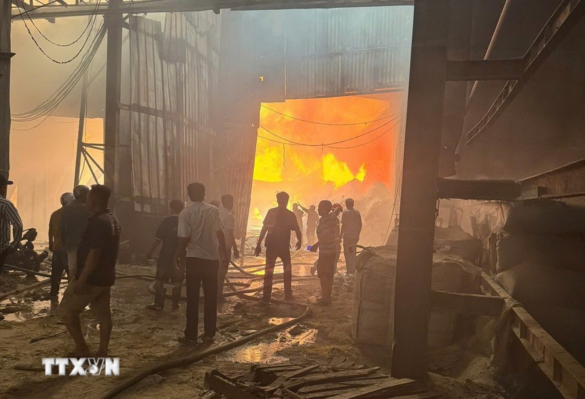 Hiện trường vụ cháy. (Ảnh: TTXVN phát)