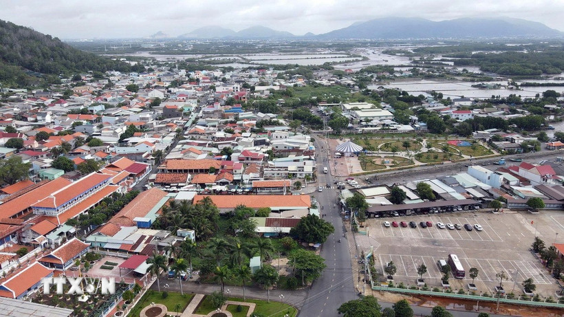 Một góc trung tâm xã đảo Long Sơn, Thành phố Hồ Chí Minh. (Ảnh: Đoàn Mạnh Dương/TTXVN)