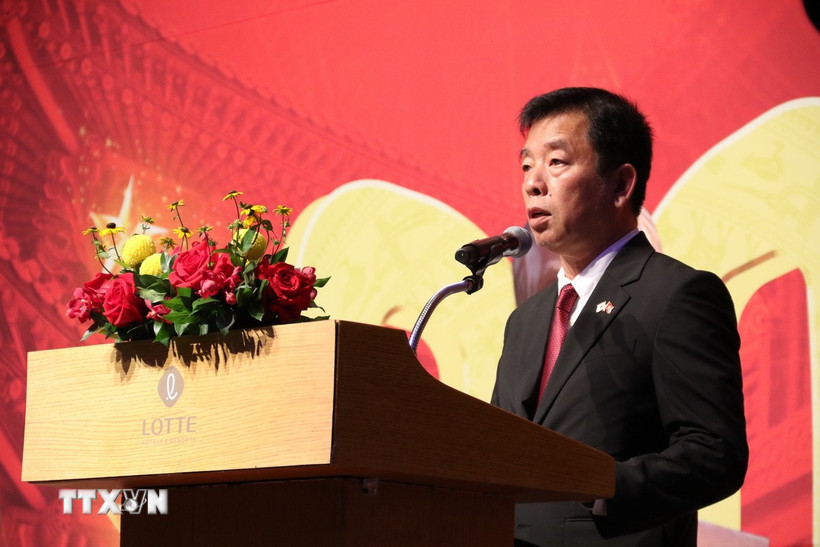 Đại sứ Việt Nam tại Hàn Quốc Vũ Hồ phát biểu khai mạc buổi lễ. (Ảnh: Trường Giang/TTXVN)