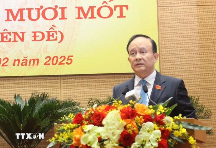 Chủ tịch Hội đồng Nhân dân thành phố Hà Nội Nguyễn Ngọc Tuấn phát biểu tại kỳ họp. (Ảnh: Nguyễn Thắng/TTXVN)