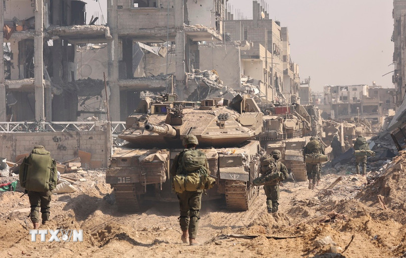 Binh sỹ Israel tại thành phố Khan Yunis, Dải Gaza. (Ảnh: THX/TTXVN)