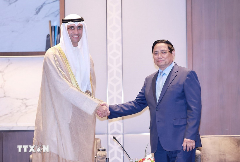 Thủ tướng Phạm Minh Chính tiếp ông Sheikh Saoud Salem Abdulaziz Al-Sabah, Chủ tịch Ủy ban Đầu tư của Hội đồng quản trị, Tổng giám đốc Quỹ đầu tư Kuwait. (Ảnh: Dương Giang/TTXVN)