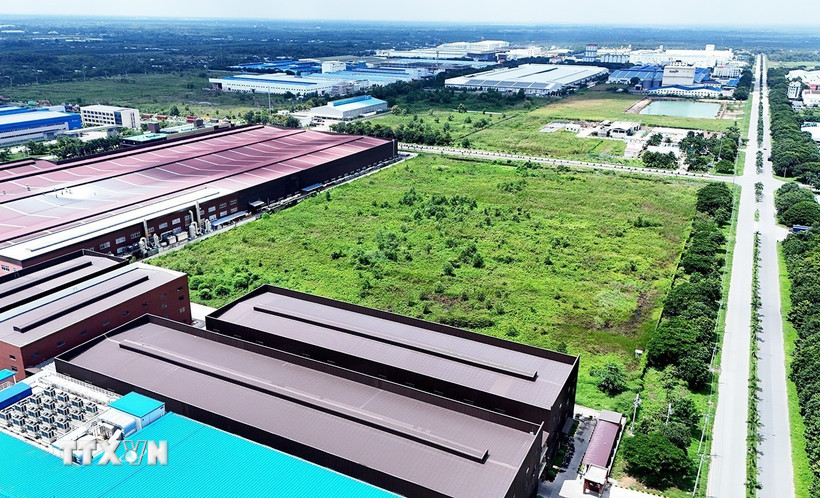 Khu công nghiệp Long Giang (huyện Tân Phước, tỉnh Tiền Giang) có cơ sở hạ tầng hoàn thiện, là điểm đến hấp dẫn nhà đầu tư. (Ảnh: Hồng Đạt/TTXVN)