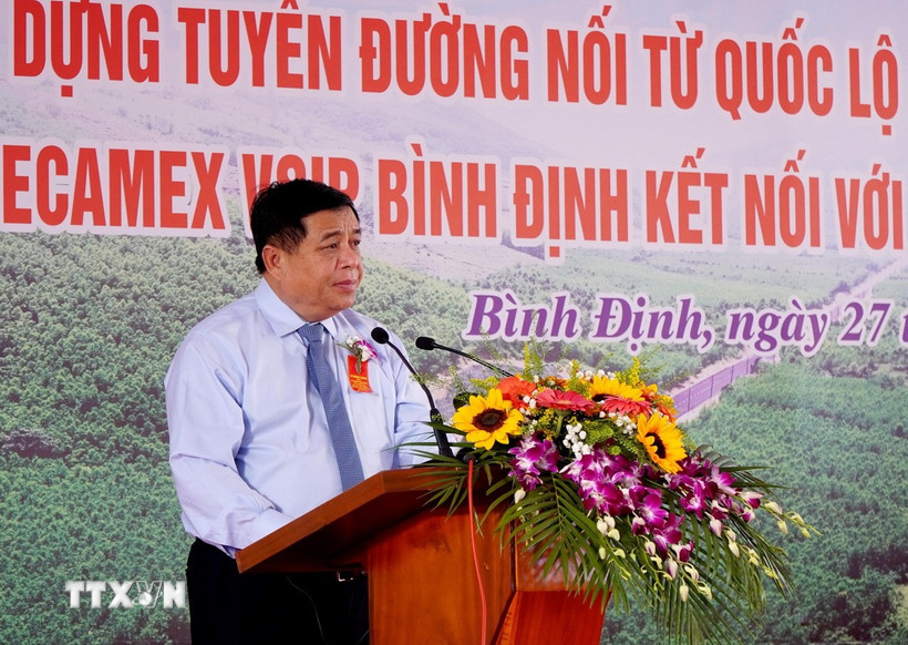 Phó Thủ tướng Chính phủ Nguyễn Chí Dũng phát biểu tại lễ khánh thành dự án. (Ảnh: Lê Phước Ngọc/TTXVN)