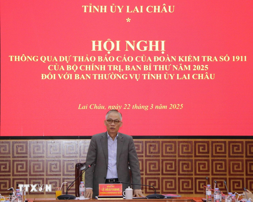 Ông Lê Hoài Trung, Bí thư Trung ương Đảng, Chánh Văn phòng Trung ương Đảng, Trưởng Đoàn kiểm tra 1911, chủ trì hội nghị. (Ảnh: Nguyễn Oanh/TTXVN)