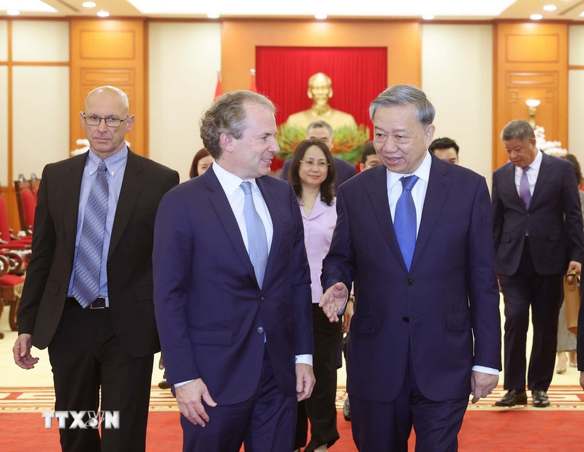 Tổng Bí thư Tô Lâm tiếp ông Daniel Rosen, Giám đốc điều hành Tập đoàn Rosen Partners LLC (Hoa Kỳ). (Ảnh: Thống Nhất/TTXVN)