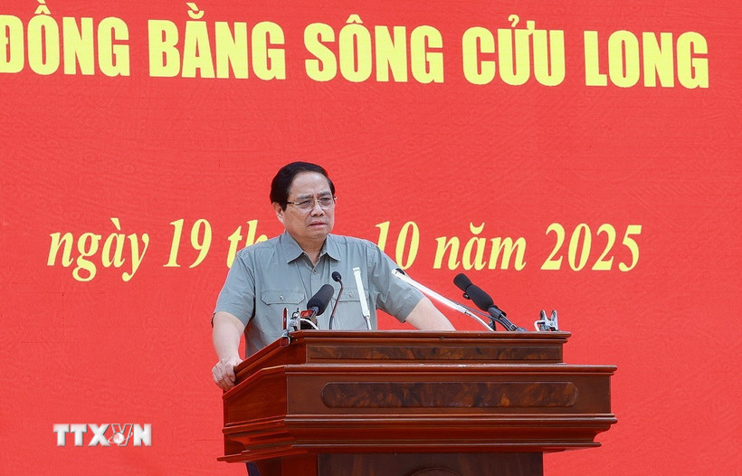 Thủ tướng Phạm Minh Chính chủ trì Hội nghị về về tình hình triển khai các dự án đường cao tốc khu vực Đồng bằng sông Cửu Long. (Ảnh: Dương Giang/TTXVN)