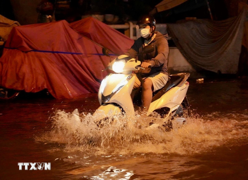 Nam Trung Bộ và Nam Bộ có mưa rào và rải rác có dông. (Ảnh: TTXVN phát)