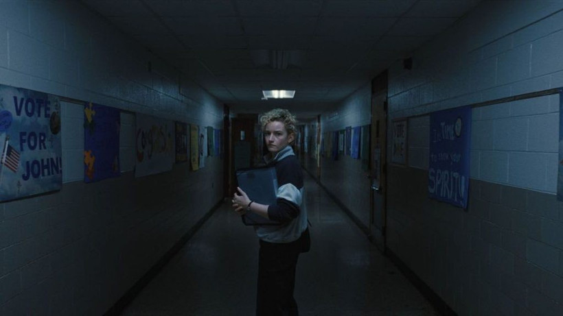 Nữ diễn viên Julia Garner trong một cảnh của phim "Weapons." (Nguồn: Warner Bros)