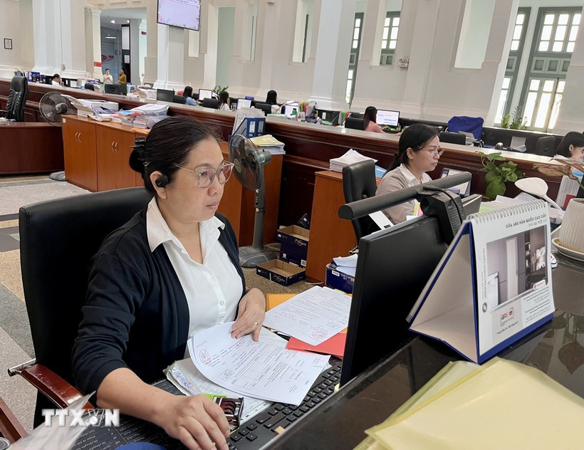 Kho bạc Nhà nước Thành phố Hồ Chí Minh tập trung các giải pháp thúc giải ngân đầu tư công ngay từ đầu năm 2025. (Ảnh: Hứa Chung/TTXVN)