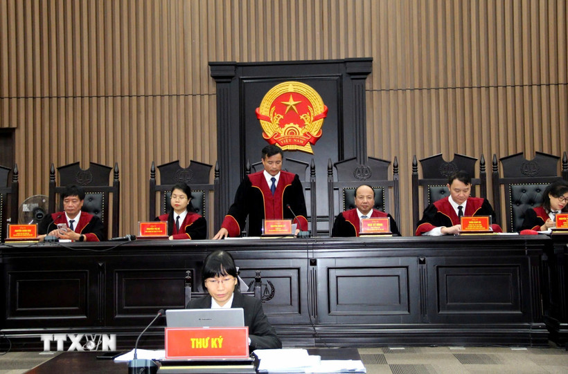 Chánh án Tòa án nhân dân thành phố Hà Nội Nguyễn Xuân Kỳ tuyên án tại phiên tòa giám đốc thẩm chiều 30/9/2025 - phiên tòa giám đốc thẩm đầu tiên của Tòa án nhân dân thành phố Hà Nội sau Nghị quyết 81. (Ảnh: Kim Anh/TTXVN)