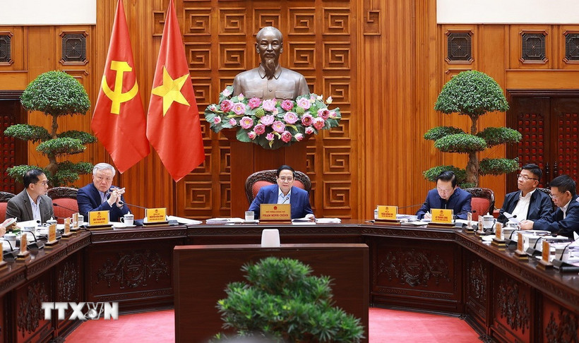 Thủ tướng Phạm Minh Chính chủ trì họp Thường trực Chính phủ về phát triển Đề án Khu thương mại tự do và Trung tâm lọc hóa dầu và năng lượng quốc gia tại Dung Quất. (Ảnh: Dương Giang/TTXVN)