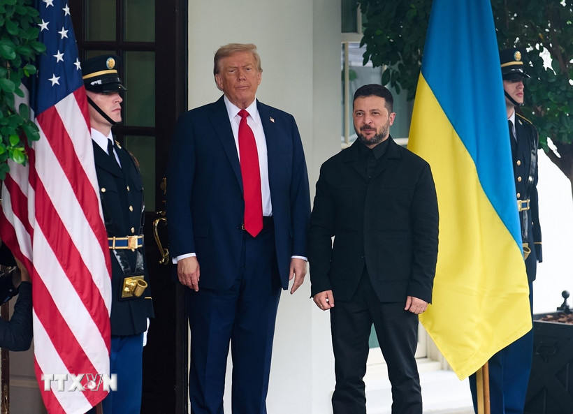Tổng thống Mỹ Donald Trump đón Tổng thống Ukraine Volodymyr Zelensky tại Washington D.C. ngày 18/8. (Ảnh: THX/TTXVN)