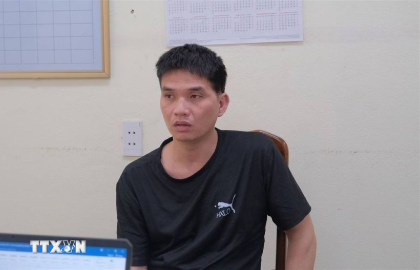 Đối tượng Hoàng Văn Duy tại cơ quan Công an. (Ảnh: TTXVN phát)