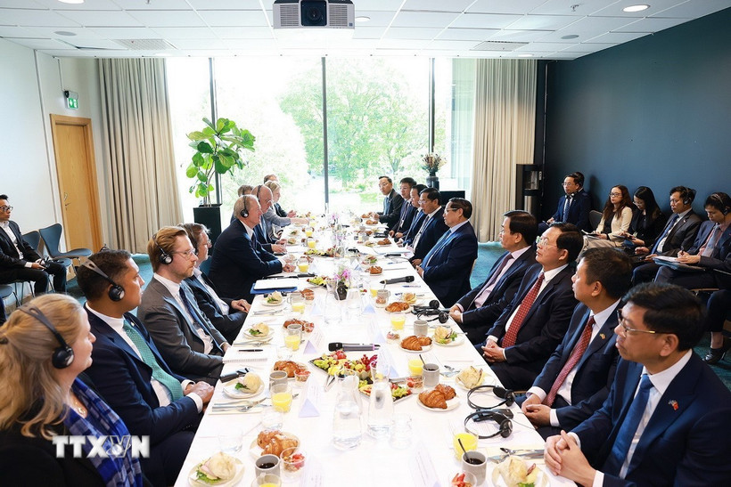 Thủ tướng Phạm Minh Chính làm việc với một số tập đoàn hàng đầu của Thuỵ Điển. (Ảnh: Dương Giang/TTXVN)