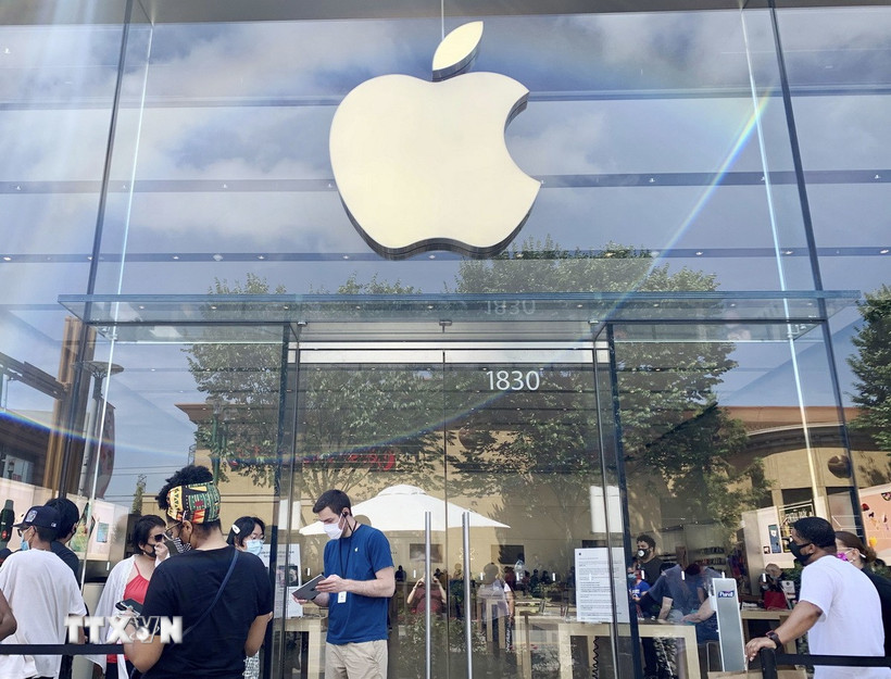 Một đại lý của Apple ở New York, Mỹ. (Ảnh: Kyodo/TTXVN)