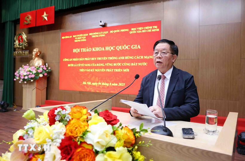 Ông Nguyễn Trọng Nghĩa, Ủy viên Bộ Chính trị, Bí thư Trung ương Đảng, Trưởng ban Tuyên giáo và Dân vận Trung ương, phát biểu. (Ảnh: Phạm Kiên/TTXVN)