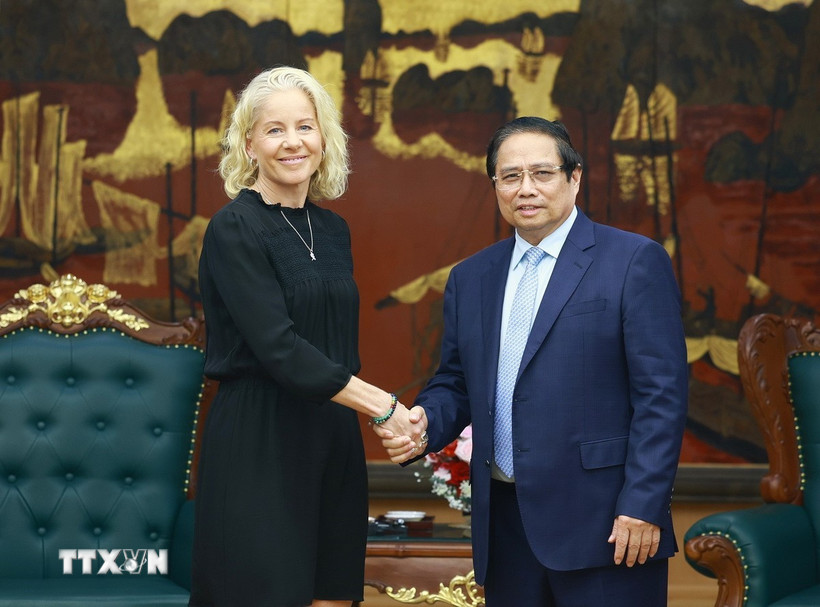 Thủ tướng Phạm Minh Chính tiếp bà Susanna Campbell, Chủ tịch Tập đoàn SYRE (Thụy Điển). (Ảnh: Dương Giang/TTXVN)