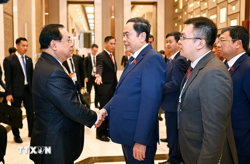 Chủ tịch Quốc hội Trần Thanh Mẫn gặp song phương Chủ nhiệm Ủy ban Đối ngoại của Quốc hội Lào Sanya Praseuth. (Ảnh: Doãn Tấn/TTXVN)