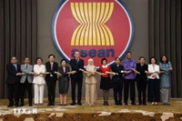 Đại diện các nước thành viên ASEAN và New Zealand dự cuộc họp Ủy ban hợp tác chung lần thứ 12. (Ảnh: TTXVN phát)