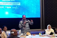 Thủ tướng Malaysia Anwar Ibrahim phát biểu tại buổi tiếp các nhà báo nhân dịp cuối năm, tại Phủ Thủ tướng ở thành phố Putrajaya. (Ảnh: Bùi Hoàn/TTXVN)