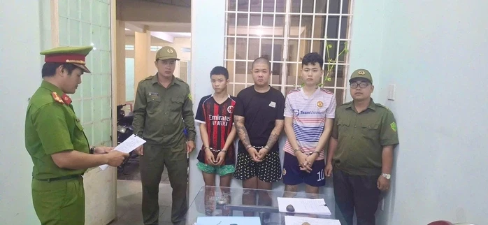 Tây Ninh: Bắt tạm giam nhóm thiếu niên gây rối, tấn công người đi đường