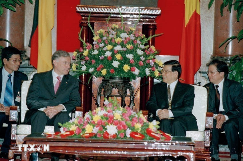 Chủ tịch nước Nguyễn Minh Triết tiếp Tổng thống Cộng hòa Liên bang Đức Horst Köhler thăm chính thức Việt Nam từ ngày 21-23/5/2007. (Ảnh: Nhan Sáng/TTXVN)