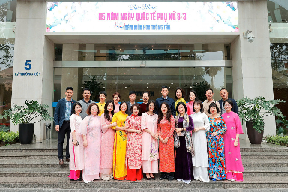 "Những sắc màu" của Ban biên tập Ảnh. (Ảnh: Vietnam+)