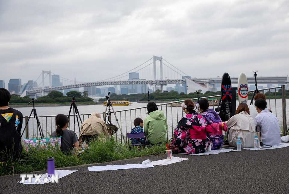 Mặc Yukata tham dự lễ hội pháo hoa - Hanabi là nét văn hóa đặc trưng của người dân Nhật Bản. (Ảnh: Xuân Giao/TTXVN)