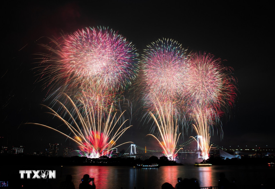 Lễ hội pháo hoa là hoạt động đặc trưng trong mùa Hè tại Nhật Bản. (Ảnh: Xuân Giao/TTXVN)