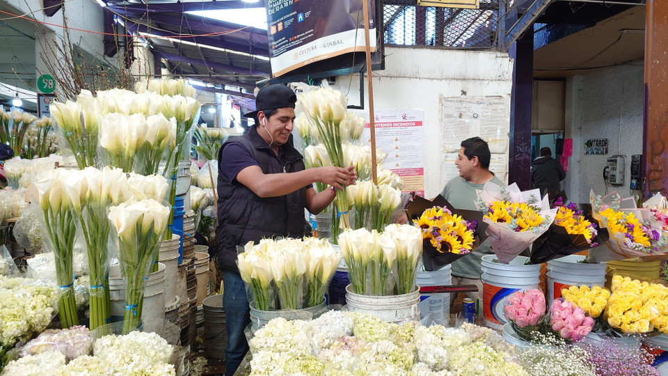 Khi tất cả hàng hóa đến chợ La Merced phải đi qua kênh Jamaica, khu vực này tiếp tục đóng vai trò quan trọng trong nền thương mại thành phố. (Ảnh: Phi Hùng/TTXVN)