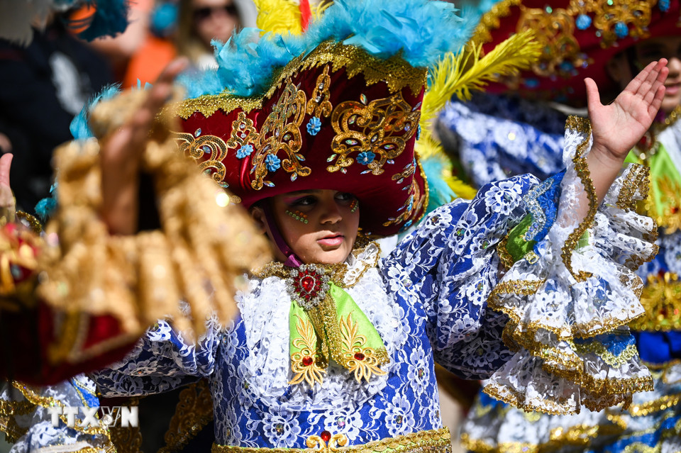Vũ công biểu diễn tại Lễ hội Carnival ở Valletta (Malta). (Ảnh: THX/TTXVN)