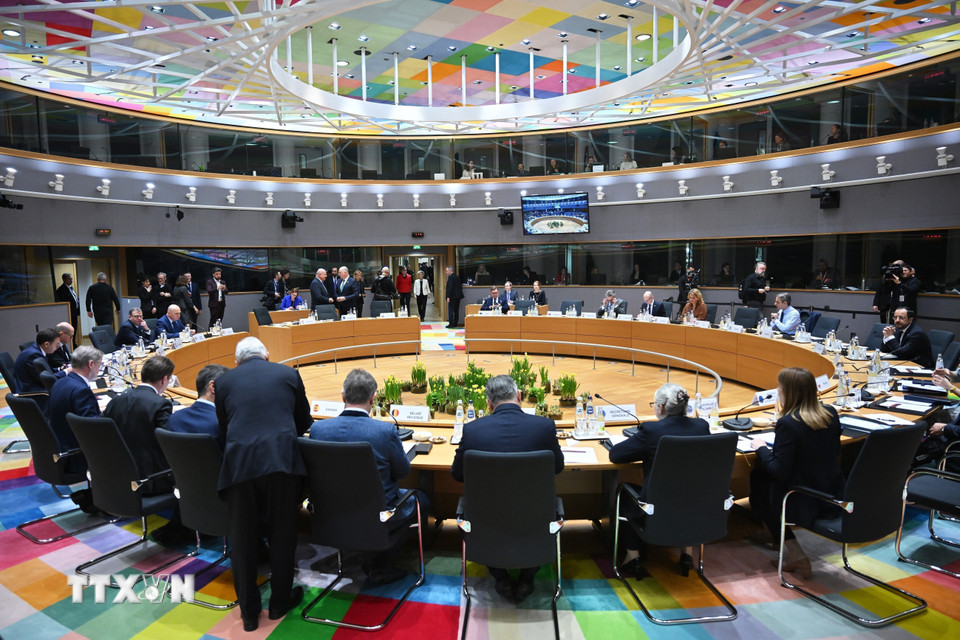 Liên quan đến kế hoạch hỗ trợ Ukraine trong bối cảnh xung đột vẫn diễn biến căng thẳng, phần lớn lãnh đạo các quốc gia thành viên EU đã bày tỏ quyết tâm thúc đẩy kế hoạch viện trợ. (Ảnh: AA/TTXVN)