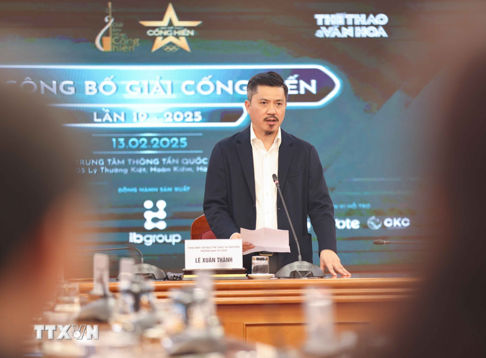 Tổng biên tập Báo Thể thao và Văn hoá Lê Xuân Thành, Trưởng Ban Tổ chức Giải Cống hiến lần thứ 19 phát biểu. (Ảnh: Thanh Tùng/TTXVN)