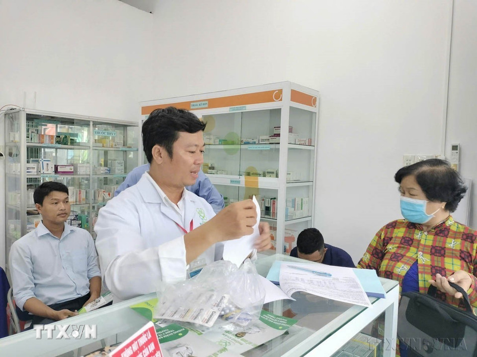 Mô hình "Phòng khám bác sĩ gia đình" tại phường Thường Thạnh, quận Cái Răng (Cần Thơ) với đầy đủ trang thiết bị, thuốc, vật tư y tế đáp ứng yêu cầu khám bệnh của nhân dân. (Ảnh: Ánh Tuyết/TTXVN)