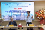 Giáo sư Hoàng Đình Phi chia sẻ tại tọa đàm. (Ảnh: PV/Vietnam+)