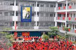 Trường học nhuộm sắc đỏ, hướng về ngày hội thống nhất non sông 