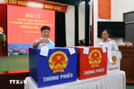 Cử tri Thành phố Hồ Chí Minh bỏ phiếu bầu đại biểu Quốc hội và Hội đồng Nhân dân các cấp. (Ảnh: TTXVN)