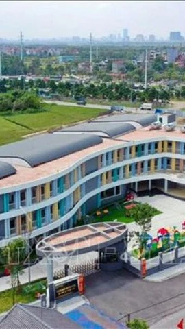 Một trường học được đầu tư, xây mới, sẵn sàng đón học sinh bước vào năm học mới. (Ảnh: TTXVN phát)