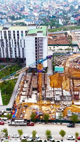 Dự án thí điểm nhà ở xã hội giai đoạn 2I tại phường Thành Sen, gồm 3 tòa nhà cao 12 tầng, cung cấp hơn 500 căn hộ. (Ảnh: Hữu Quyết/TTXVN)