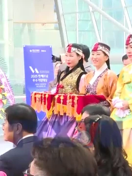 Chủ tịch Hồ Chí Minh qua điêu khắc ánh sáng tại thủ đô Seoul