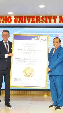 Bệnh viện Đại học Nam Cần Thơ đón nhận kiểm định chất lượng theo tiêu chuẩn Hoa Kỳ AACI (American Accreditation Commission International). (Ảnh: Ánh Tuyết/TTXVN)