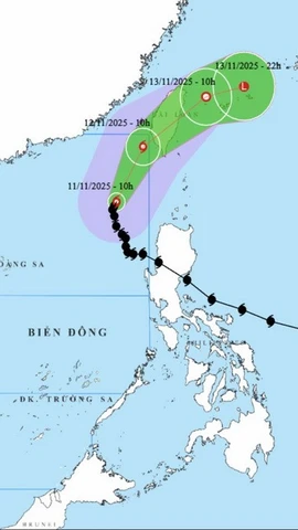 Hồi 10 giờ ngày 11/11, vị trí tâm bão ở vào khoảng 19,7 độ Vĩ Bắc; 118,3 độ Kinh Đông, trên vùng biển phía Đông khu vực Bắc Biển Đông. (Ảnh: Trung tâm Khí tượng Thủy văn Quốc gia)