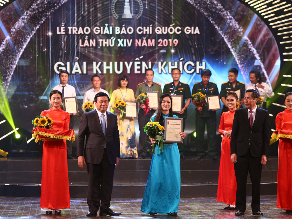 Những tác phẩm tham dự giải đã phản ánh kịp thời, đậm nét các sự kiện chính trị lớn của đất nước, bao quát toàn diện các mặt đời sống, xã hội trong năm 2019. (Ảnh: Nguyên An/Vietnam+)