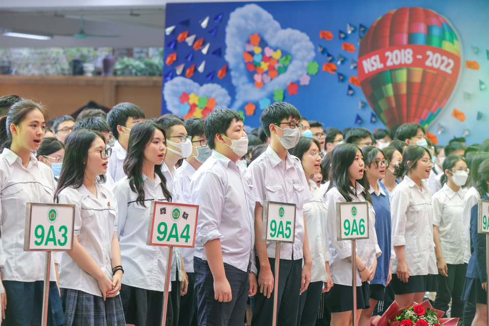 Với ý nghĩa ấy, buổi chào cờ tập trung lần này dường như cũng mang nhiều cảm xúc hào hùng, trang nghiêm hơn. (Ảnh: Minh Sơn/Vietnam+)