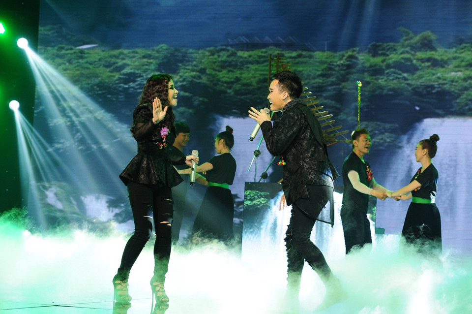 Dương Hoàng Yến-Hà Duy xuất hiện với trang phục bắt mắt... (Ảnh: BTC)