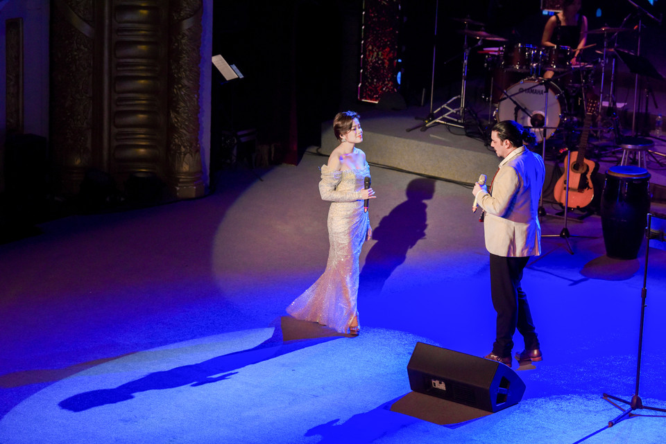 Bài hát nói về tình yêu của những lứa đôi phải xa cách vì đại dịch. (Ảnh: PV/Vietnam+)